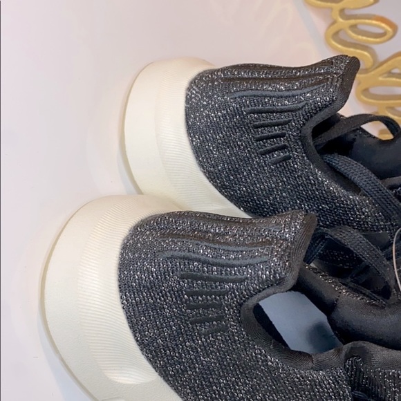 RARE 🆕 SPARKLE ✖️Adidas Swift Run Black - Picture 5 of 8